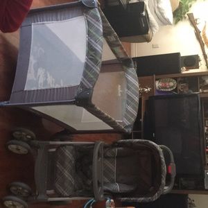 I’m selling a stroller and a play pin